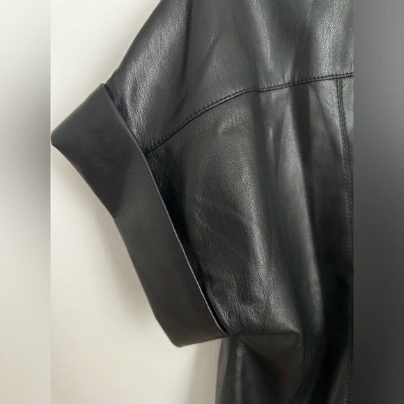 alice + olivia edyth vegan leather top | collared cropped button down | size XS - Picture 4 of 13